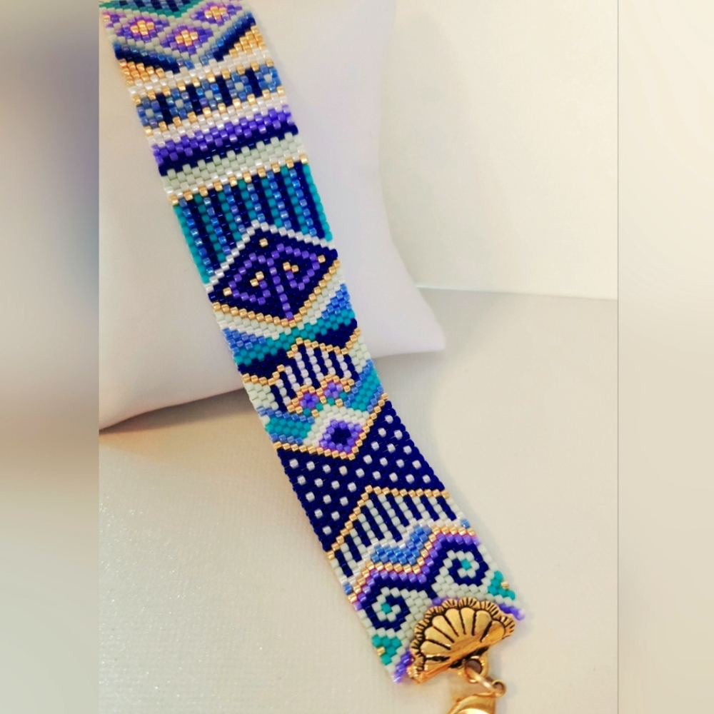 Beautiful beaded bracelet - handmade by me